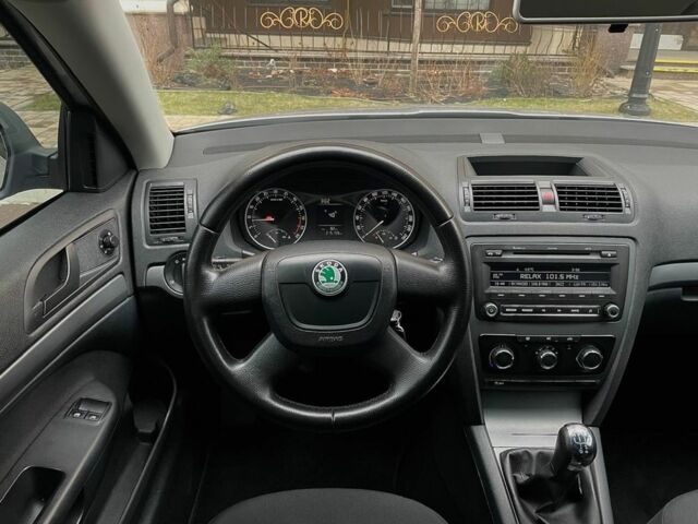 Серый Шкода Октавия, объемом двигателя 1.6 л и пробегом 215 тыс. км за 7700 $, фото 13 на Automoto.ua