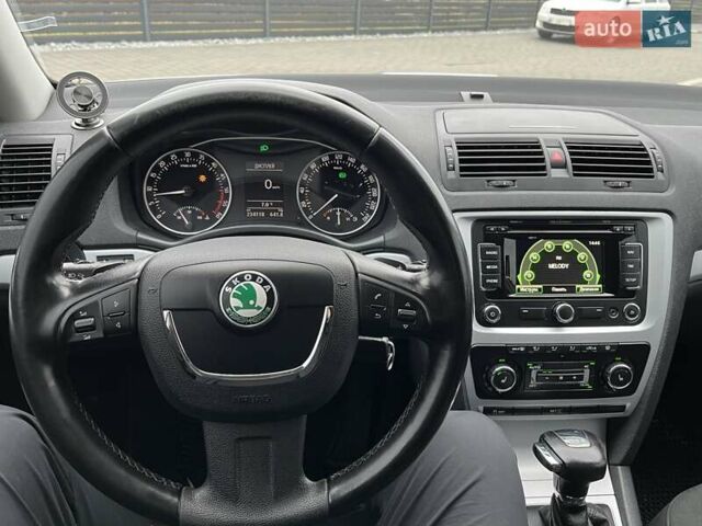 Серый Шкода Октавия, объемом двигателя 1.99 л и пробегом 234 тыс. км за 9800 $, фото 35 на Automoto.ua