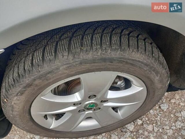 Серый Шкода Октавия, объемом двигателя 1.6 л и пробегом 269 тыс. км за 8600 $, фото 8 на Automoto.ua