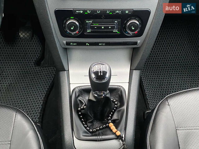 Шкода Октавия 2011 в Мукачеве на Automoto.ua Серый Шкода Октавия, объемом двигателя 1.6 л и пробегом 273 тыс. км за 8000 $, фото 43 на Automoto.ua