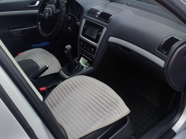 Серый Шкода Октавия, объемом двигателя 1.6 л и пробегом 242 тыс. км за 7800 $, фото 7 на Automoto.ua