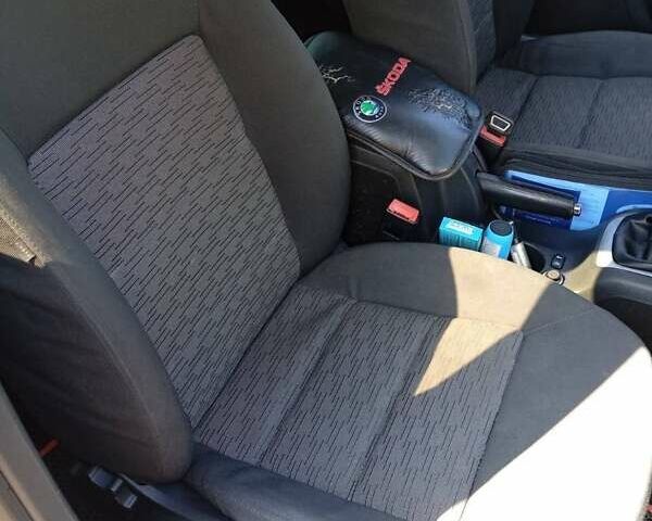 Сірий Шкода Октавія, об'ємом двигуна 1.6 л та пробігом 238 тис. км за 8400 $, фото 5 на Automoto.ua