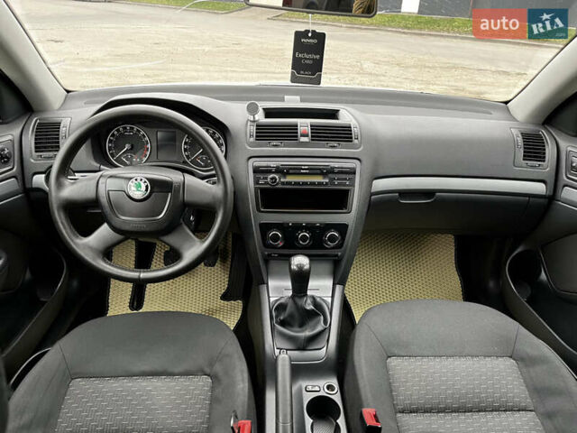 Серый Шкода Октавия, объемом двигателя 1.6 л и пробегом 331 тыс. км за 6650 $, фото 32 на Automoto.ua