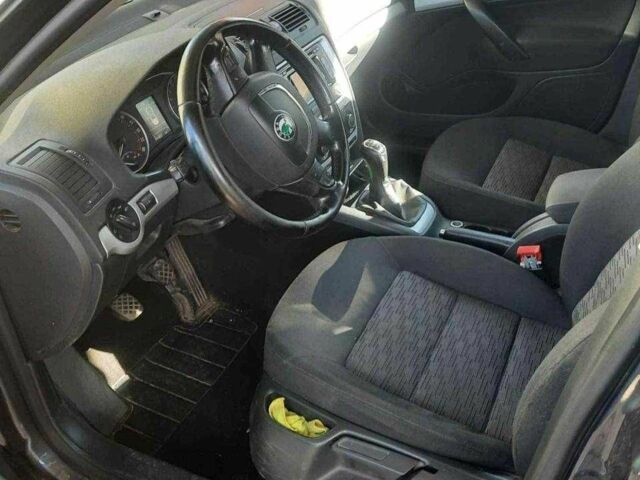 Шкода Октавия 2012 в Житомире на Automoto.ua Серый Шкода Октавия, объемом двигателя 0 л и пробегом 251 тыс. км за 7700 $, фото 2 на Automoto.ua