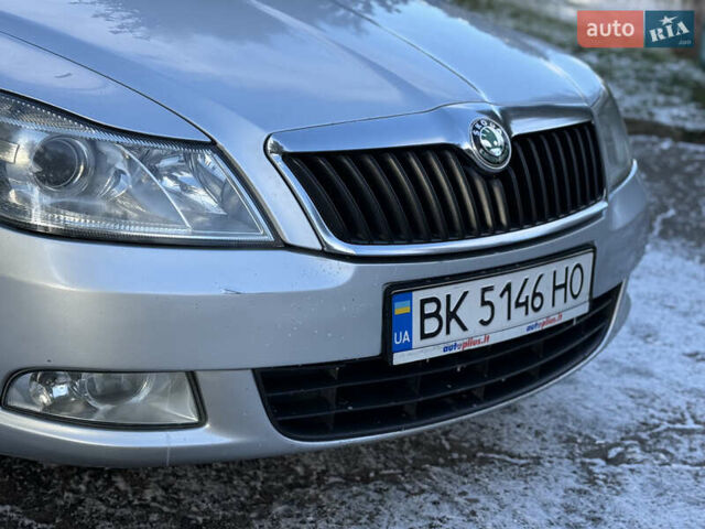 Сірий Шкода Октавія, об'ємом двигуна 1.6 л та пробігом 300 тис. км за 6700 $, фото 21 на Automoto.ua