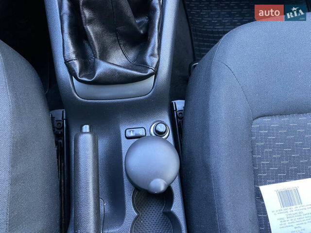 Серый Шкода Октавия, объемом двигателя 1.6 л и пробегом 225 тыс. км за 7999 $, фото 106 на Automoto.ua