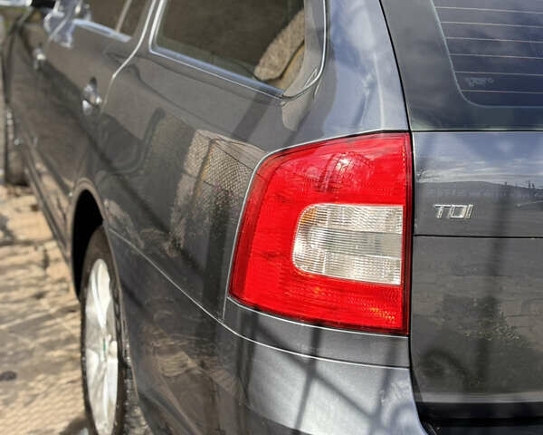Сірий Шкода Октавія, об'ємом двигуна 1.6 л та пробігом 286 тис. км за 8200 $, фото 8 на Automoto.ua