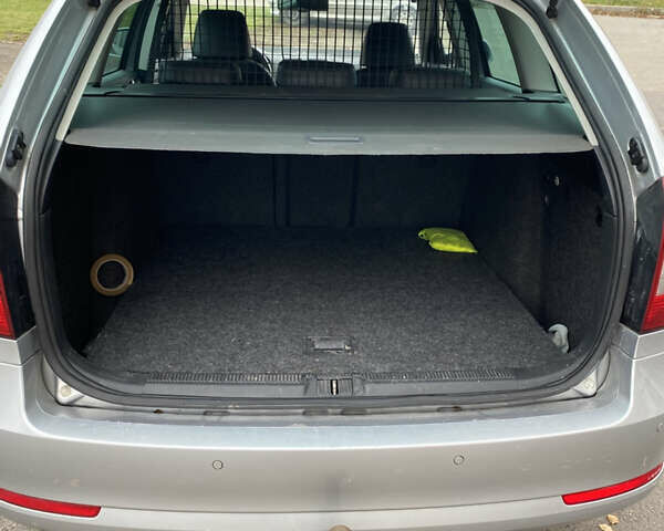 Серый Шкода Октавия, объемом двигателя 1.6 л и пробегом 230 тыс. км за 8500 $, фото 6 на Automoto.ua