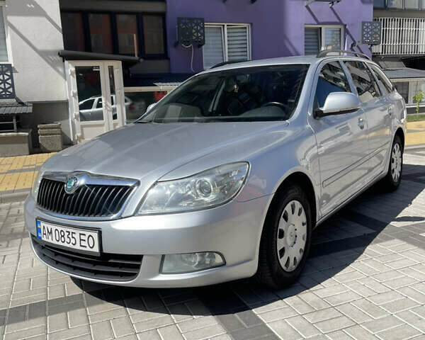 Серый Шкода Октавия, объемом двигателя 1.6 л и пробегом 290 тыс. км за 8900 $, фото 1 на Automoto.ua