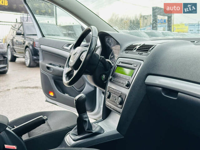 Сірий Шкода Октавія, об'ємом двигуна 1.39 л та пробігом 201 тис. км за 8200 $, фото 24 на Automoto.ua