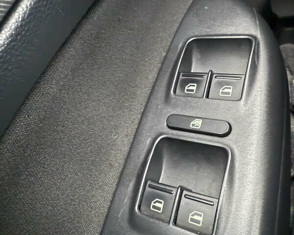 Серый Шкода Октавия, объемом двигателя 1.6 л и пробегом 205 тыс. км за 9600 $, фото 21 на Automoto.ua