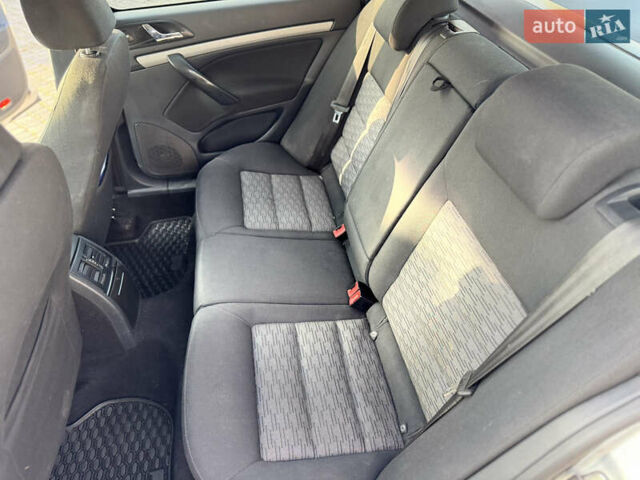 Сірий Шкода Октавія, об'ємом двигуна 1.6 л та пробігом 280 тис. км за 7400 $, фото 13 на Automoto.ua