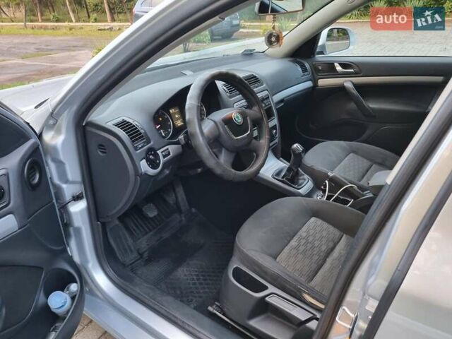 Шкода Октавия 2012 в Дрогобыче на Automoto.ua Серый Шкода Октавия, объемом двигателя 1.39 л и пробегом 330 тыс. км за 6750 $, фото 13 на Automoto.ua