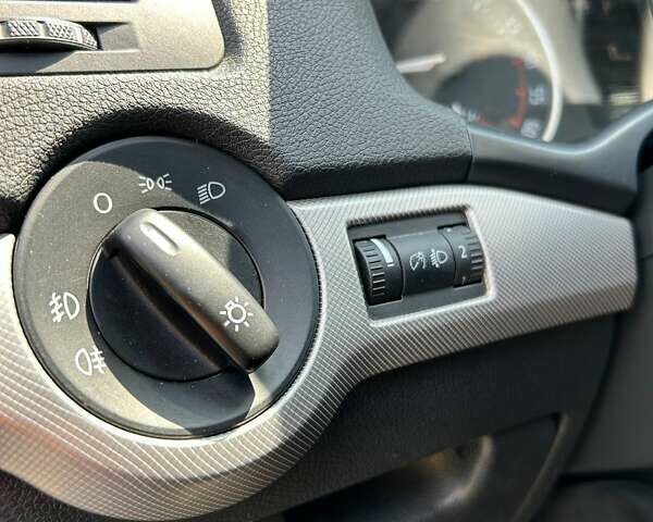 Серый Шкода Октавия, объемом двигателя 1.6 л и пробегом 262 тыс. км за 8200 $, фото 22 на Automoto.ua