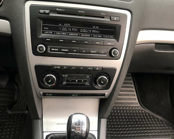 Серый Шкода Октавия, объемом двигателя 1.97 л и пробегом 247 тыс. км за 8700 $, фото 29 на Automoto.ua