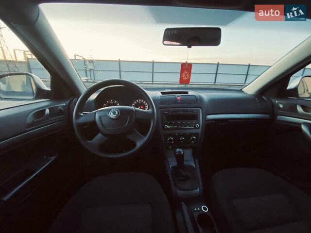 Сірий Шкода Октавія, об'ємом двигуна 1.6 л та пробігом 180 тис. км за 7300 $, фото 35 на Automoto.ua