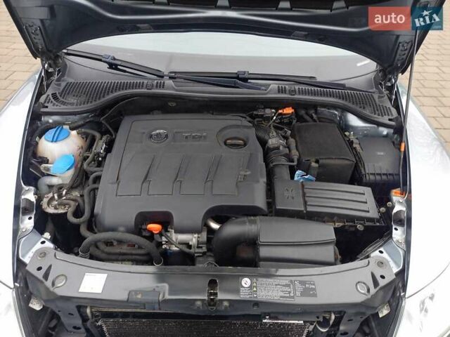 Сірий Шкода Октавія, об'ємом двигуна 1.6 л та пробігом 242 тис. км за 9750 $, фото 32 на Automoto.ua