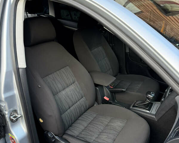 Сірий Шкода Октавія, об'ємом двигуна 1.97 л та пробігом 381 тис. км за 8000 $, фото 12 на Automoto.ua