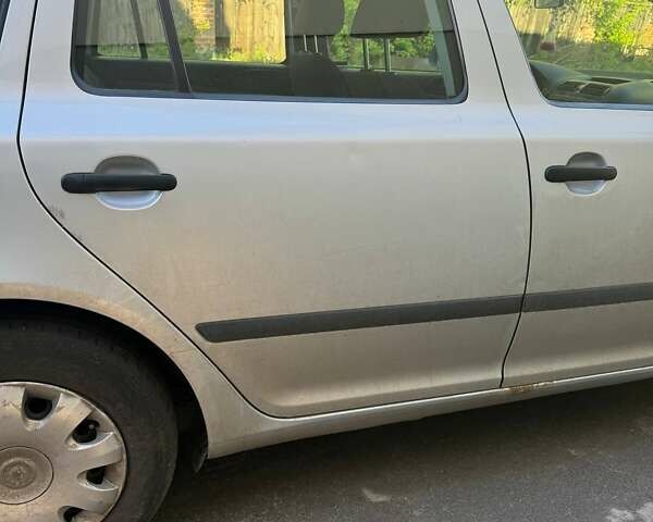 Серый Шкода Октавия, объемом двигателя 1.6 л и пробегом 230 тыс. км за 5700 $, фото 2 на Automoto.ua
