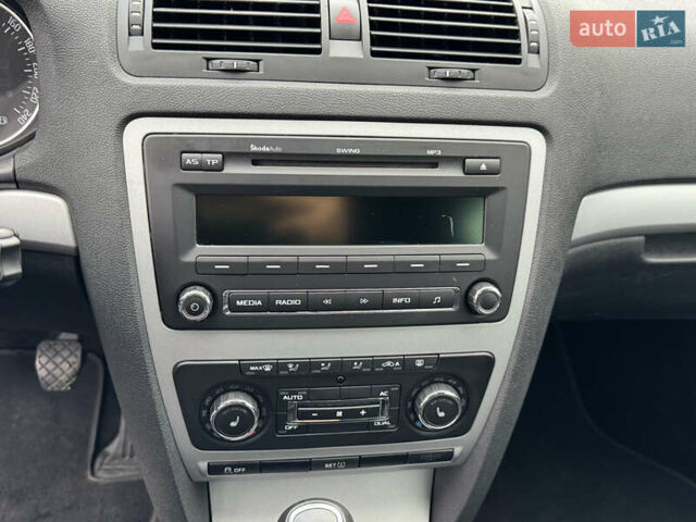 Серый Шкода Октавия, объемом двигателя 1.6 л и пробегом 213 тыс. км за 8750 $, фото 17 на Automoto.ua