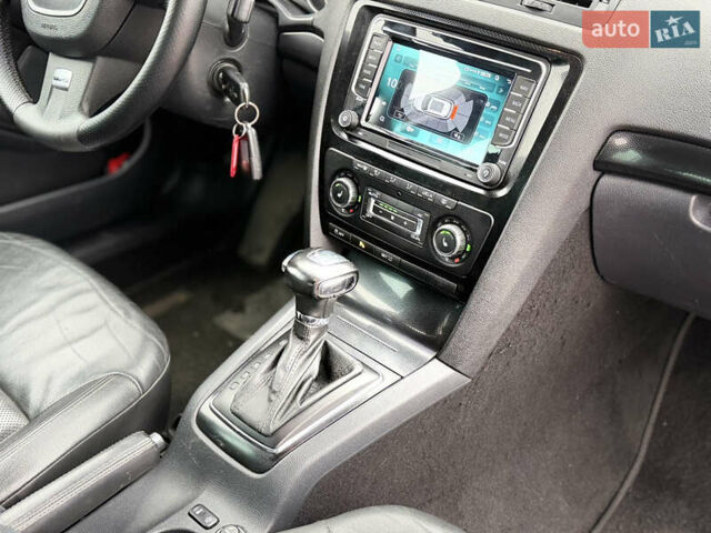 Сірий Шкода Октавія, об'ємом двигуна 1.97 л та пробігом 260 тис. км за 11000 $, фото 26 на Automoto.ua