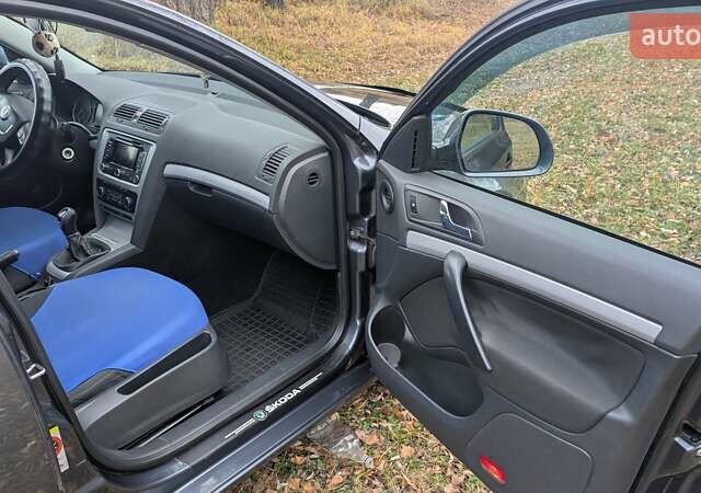 Сірий Шкода Октавія, об'ємом двигуна 1.6 л та пробігом 224 тис. км за 7800 $, фото 8 на Automoto.ua