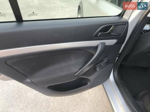 Серый Шкода Октавия, объемом двигателя 1.8 л и пробегом 285 тыс. км за 9100 $, фото 9 на Automoto.ua