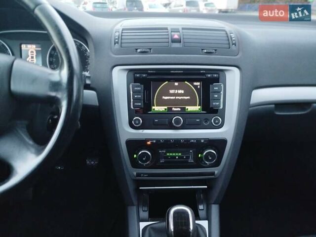 Серый Шкода Октавия, объемом двигателя 1.4 л и пробегом 206 тыс. км за 6800 $, фото 12 на Automoto.ua