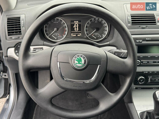 Шкода Октавія 2012 у Полтаві на Automoto.ua Сірий Шкода Октавія, об'ємом двигуна 1.6 л та пробігом 213 тис. км за 8750 $, фото 12 на Automoto.ua