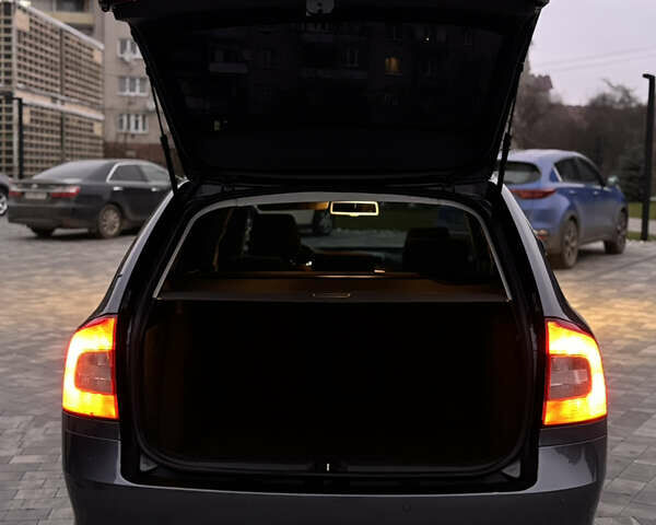 Сірий Шкода Октавія, об'ємом двигуна 1.6 л та пробігом 289 тис. км за 7900 $, фото 19 на Automoto.ua