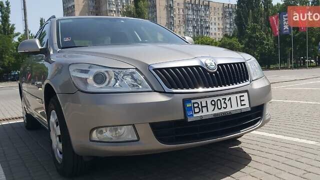 Серый Шкода Октавия, объемом двигателя 1.6 л и пробегом 270 тыс. км за 9100 $, фото 10 на Automoto.ua