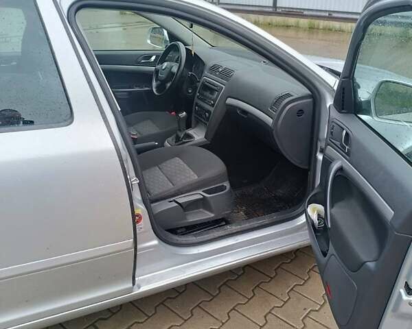 Серый Шкода Октавия, объемом двигателя 1.99 л и пробегом 260 тыс. км за 8000 $, фото 9 на Automoto.ua