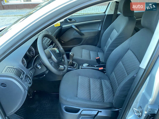 Серый Шкода Октавия, объемом двигателя 1.6 л и пробегом 225 тыс. км за 7999 $, фото 55 на Automoto.ua