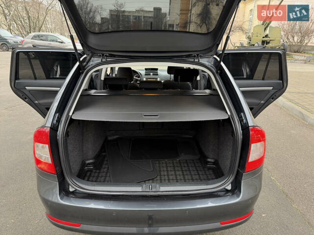 Сірий Шкода Октавія, об'ємом двигуна 1.6 л та пробігом 287 тис. км за 10000 $, фото 12 на Automoto.ua