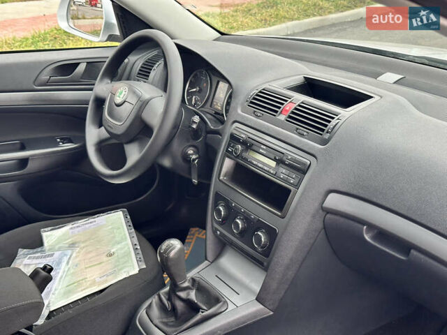 Серый Шкода Октавия, объемом двигателя 1.6 л и пробегом 215 тыс. км за 7999 $, фото 63 на Automoto.ua