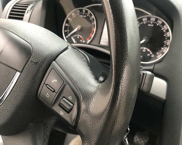 Серый Шкода Октавия, объемом двигателя 1.97 л и пробегом 247 тыс. км за 8700 $, фото 26 на Automoto.ua