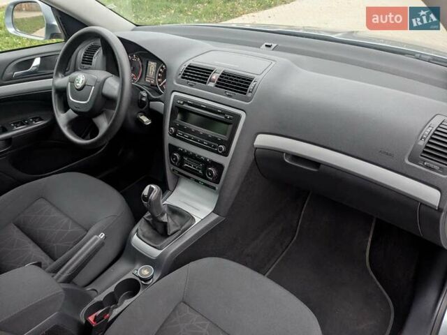 Серый Шкода Октавия, объемом двигателя 0 л и пробегом 245 тыс. км за 7400 $, фото 33 на Automoto.ua