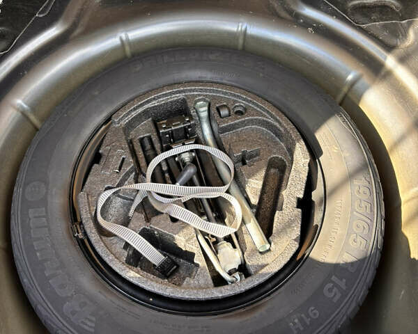 Сірий Шкода Октавія, об'ємом двигуна 1.6 л та пробігом 286 тис. км за 8200 $, фото 7 на Automoto.ua