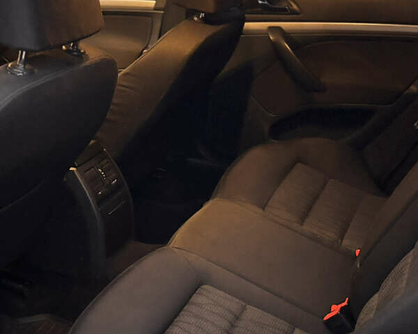 Сірий Шкода Октавія, об'ємом двигуна 1.6 л та пробігом 289 тис. км за 7900 $, фото 18 на Automoto.ua