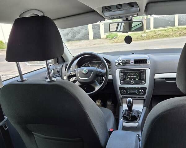 Серый Шкода Октавия, объемом двигателя 1.6 л и пробегом 232 тыс. км за 8600 $, фото 9 на Automoto.ua