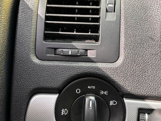 Шкода Октавия 2012 в Ужгороде на Automoto.ua Серый Шкода Октавия, объемом двигателя 1.6 л и пробегом 286 тыс. км за 8350 $, фото 19 на Automoto.ua