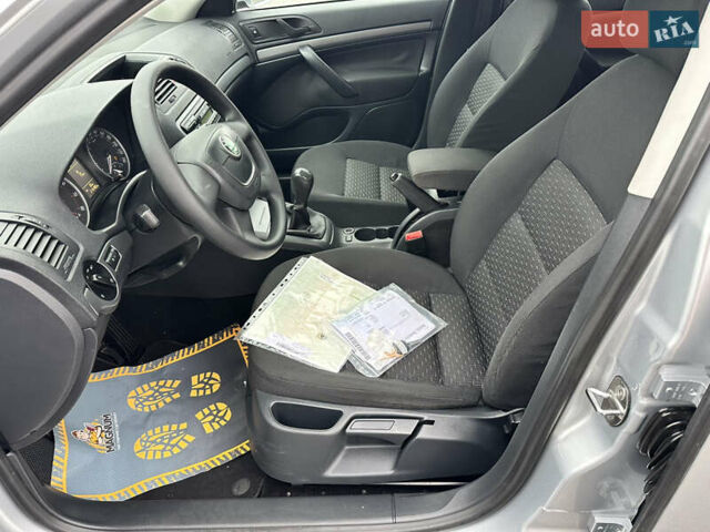 Серый Шкода Октавия, объемом двигателя 1.6 л и пробегом 215 тыс. км за 7999 $, фото 38 на Automoto.ua