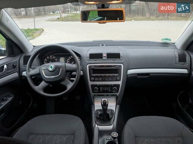 Серый Шкода Октавия, объемом двигателя 0 л и пробегом 245 тыс. км за 7400 $, фото 34 на Automoto.ua