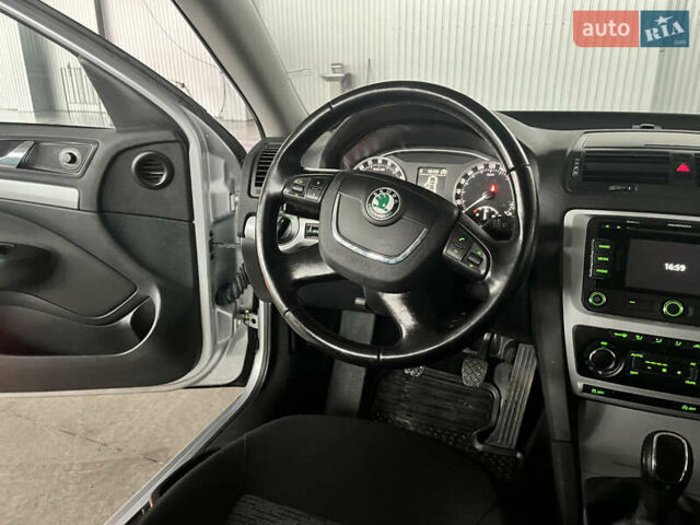 Серый Шкода Октавия, объемом двигателя 1.6 л и пробегом 214 тыс. км за 9300 $, фото 64 на Automoto.ua