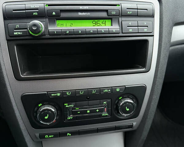 Серый Шкода Октавия, объемом двигателя 1.6 л и пробегом 205 тыс. км за 9600 $, фото 22 на Automoto.ua