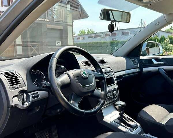 Серый Шкода Октавия, объемом двигателя 1.6 л и пробегом 262 тыс. км за 8200 $, фото 11 на Automoto.ua