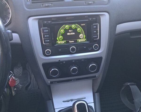 Серый Шкода Октавия, объемом двигателя 1.6 л и пробегом 252 тыс. км за 7500 $, фото 10 на Automoto.ua