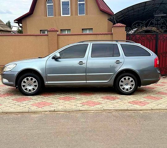 Шкода Октавия 2012 в Николаеве на Automoto.ua Серый Шкода Октавия, объемом двигателя 1.8 л и пробегом 0 тыс. км за 6950 $, фото 4 на Automoto.ua