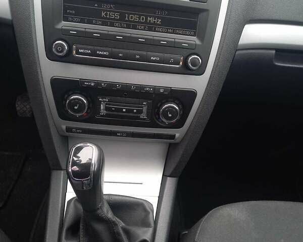 Сірий Шкода Октавія, об'ємом двигуна 1.6 л та пробігом 242 тис. км за 9750 $, фото 26 на Automoto.ua