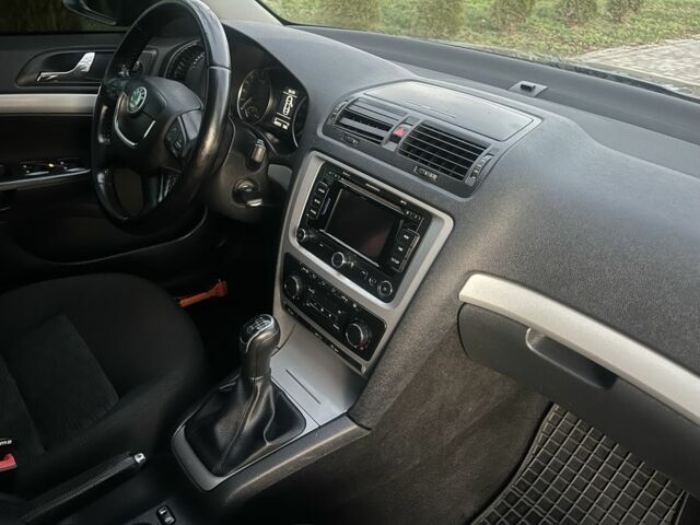 Серый Шкода Октавия, объемом двигателя 1.6 л и пробегом 269 тыс. км за 6900 $, фото 12 на Automoto.ua